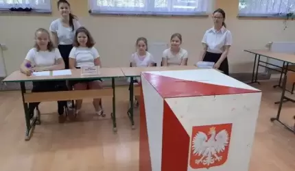 Szkoła w Udaninie ma nowy Samorząd Uczniowski i Poczet Sztandarowy