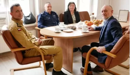 Starosta spotkał się z przedstawicielami służb mundurowych i sanepidu