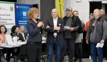 Wiele ofert i duże zainteresowanie powiatowymi Targami Pracy