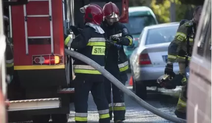 Wypadek na autostradzie, uszkodzona instalacja gazowa i pożar ciężarówki [raport strażaków]