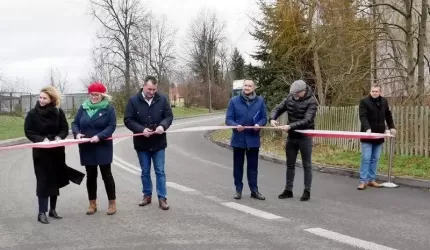 Nowo wyremontowane drogi w Piotrowicach uroczyście otwarte