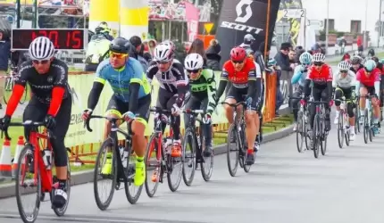 Szosowy Klasyk zakończył wielki kolarski weekend w Miękini (foto. i wideo)