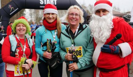 Bieg Mikołajowy w Wilkszynie – sportowa radość w świątecznym klimacie [zdjęcia]