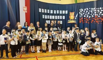 Ślubujemy - uroczyste pasowanie na ucznia SP Rakoszyce