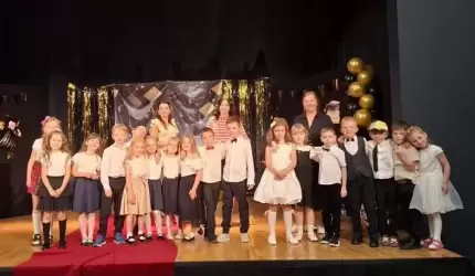 Łzy, uśmiechy i dyplomy – wyjątkowy finał przedszkolnej przygody