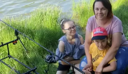 Charytatywne wędkowanie na średzkich Kajakach