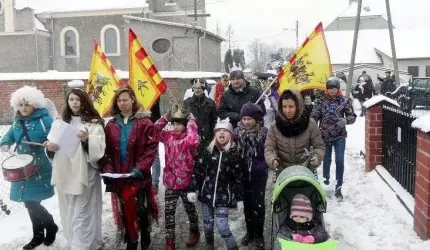 Orszak Trzech Króli ulicami Miękini