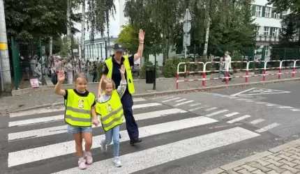 Ważne kroki w stronę bezpieczeństwa – praktyczna lekcja z miejskimi strażnikami