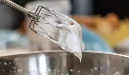 Mini bezy z czekoladowym kremem