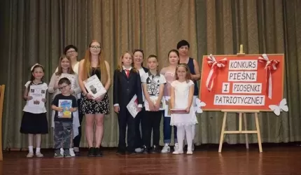 Konkurs pieśni patriotycznej w Kostomłotach
