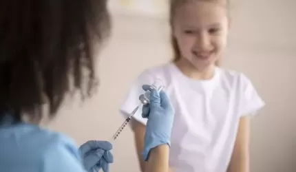 Ta szczepionka chroni przed rakiem. Teraz skorzysta z niej większa grupa dzieci