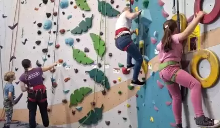 Na szczyt razem! Rodzinna wspinaczka pełna wrażeń