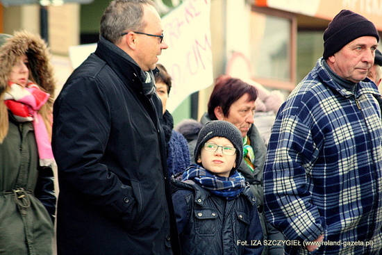 1 protestS2