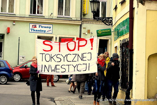 06 protest3