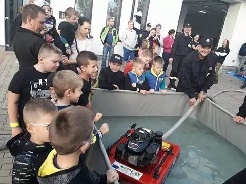 22547559 761240804060382 1965332790 n