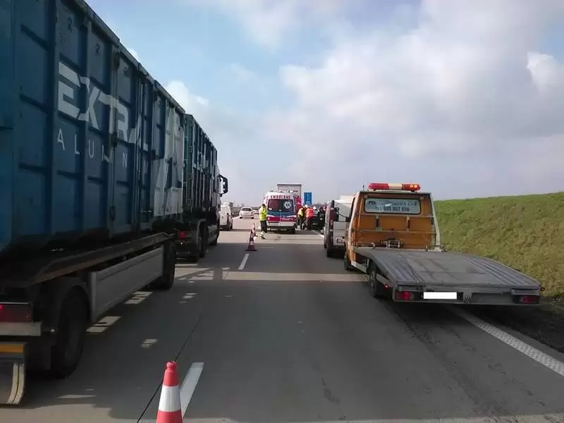 KOLIZJA NA AUTOSTRADZIE A4