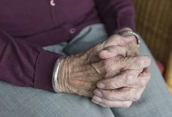 hand 2906456 960 720