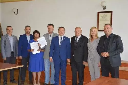 37042053 2158894294120651 9222760695504830464 n