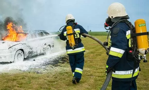 firefighter 484540 960 720