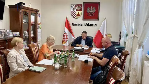 454542362 935368878630214 7570420060046322171 n