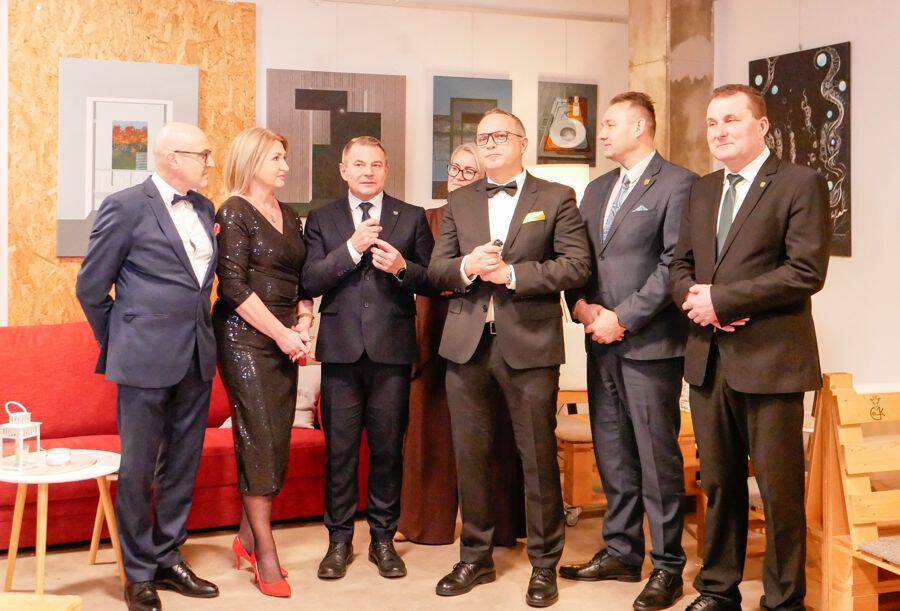 Powiat Średzki z dofinansowaniem na przebudowę dróg w Ujeździe Górnym i Ujeździe Dolnym. Projekt wysoko na liście rankingowej!