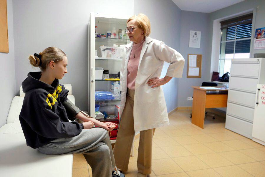 Stała opieka zdrowotna dla ponad tysiąca uczniów powiatowych szkół