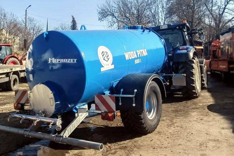 Powiat wzmacnia zaplecze kryzysowe. Zakupiono beczkowóz na wodę pitną