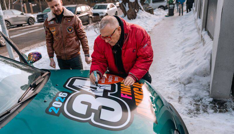 Tą Mazdę zna cała Polska. Teraz może być Twoja – za 1 zł. I ma podpis Jerzego Owsiaka!