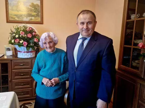 335609016 131294886368610