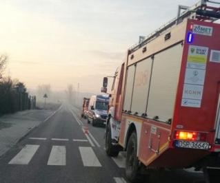 Pomiędzy Malczycami, a Rachowem auto wpadło do rowu