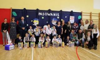 Pasowanie na ucznia w szkole w Ujeździe Górnym