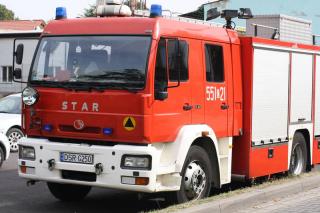 POŻAR NA TERENIE JEDNEJ Z FABRYK NA STREFIE