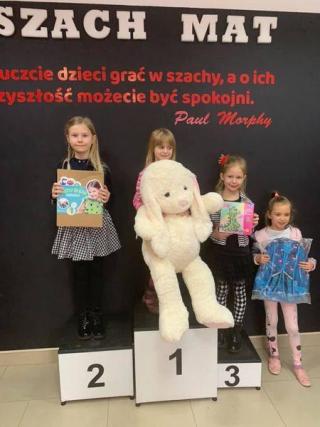 Kaja i Lila - szachistki z Mrozowa
