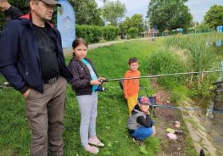 Zawody wędkarskie z okazji Dnia Dziecka