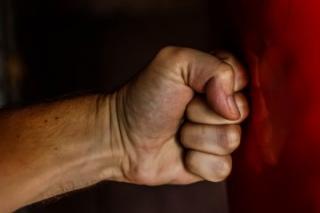 30-latek aresztowany za znęcanie się nad rodzicami