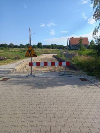 Gmina realizuje kontrakt na budowę drogi na osiedlu Buczki w Ciechowie
