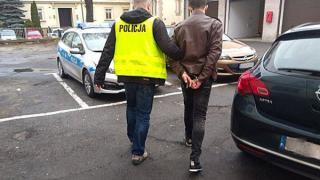 OKRADLI MĘŻCZYZNĘ I WYJECHALI ZA GRANICĘ (zdjęcia policji)