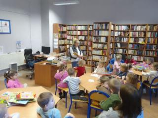Przedszkolaki ze Szczepanowa z wizytą w bibliotece