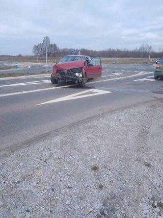 Wypadek na obwodnicy Miękini. Poszkodowane dwie osoby