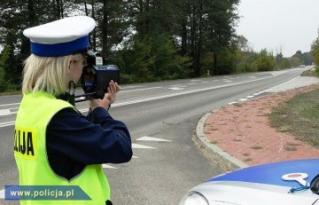 Nie zatrzymał się do kontroli drogowej i naruszył nietykalność cielesną policjanta