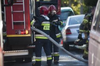 Wypadek na autostradzie, uszkodzona instalacja gazowa i pożar ciężarówki [raport strażaków]
