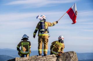 Strażacy na szczycie w szczytnym celu – wśród nich druhowie z Lutyni!