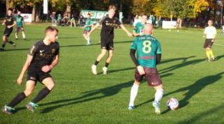 Weekendowe granie 12-13 kwietnia 2025 – futbolowy rozkład jazdy!
