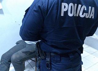 Szaleńczą jazdę 16-latka skradzionym samochodem przerwał policjant po służbie