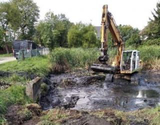 Trwa rewitalizacja zbiornika w Świętem
