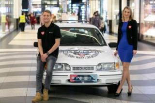 #SiemaSierra. Licytowane auto ze wspomnień Jurka Owsiaka w Magnolii Park Wrocław