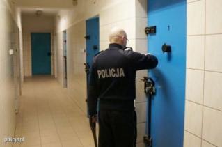 Podał policji nie swoje dane... Okazało się, że był poszukiwany