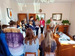 Przedstawiciele Wojskowego Centrum Rekrutacji spotkali się z uczniami z Kostomłotów