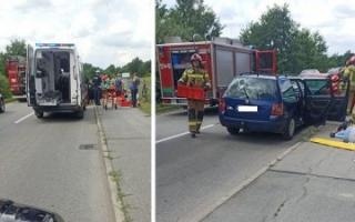 Czołowe zderzenie aut w Środzie Śląskiej. Trzy kobiety trafiły do szpitala