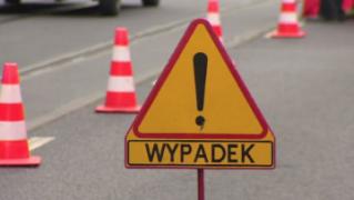 Zderzenie samochodów osobowych na skrzyżowaniu Klęka - Zabór Wielki